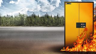 In vielen Produktionsstätten ist der Einsatz von Gefahrstoffen, also Substanzen, die ein Risiko für Mensch und Umwelt darstellen können, unumgänglich. Umso wichtiger ist es, die Sicherheit der Mitarbeiter durch gezielte Präventionsmaßnahmen und eine entsprechende Ausstattung zu gewährleisten. Intelligente Lösungen wie spezielle Typ-90-Sicherheitsschränke tragen dazu bei, Gefahren zu reduzieren.  (Bild: Asecos)