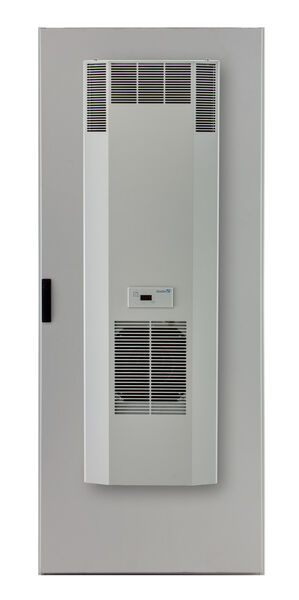 Bei höheren Umgebungstemperaturen ist der Einsatz der aktiven Kühlgeräte möglich. Speziell entwickelte Komponenten sorgen für eine energieeffiziente Klimatisierung. (Bild: Pfannenberg)