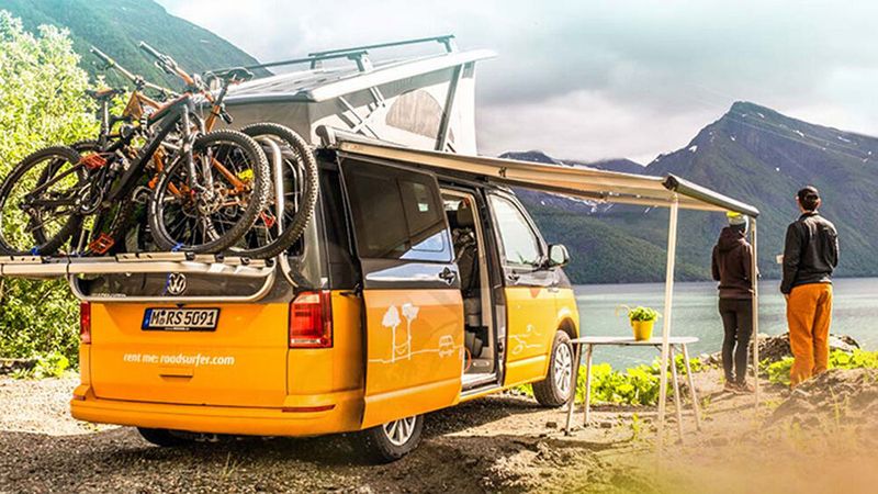 Die Roadsurfer-Modelle ziehen mit ihrem ganz eigenen Gute-Laune-Design die Blicke auf sich. (Roadsurfer)