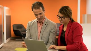 Mit Sage Business Cloud People stehen den HR-Verantwortlichen Mitarbeiterdaten, Statistiken und Reports jederzeit zur Verfügung. (Sage)