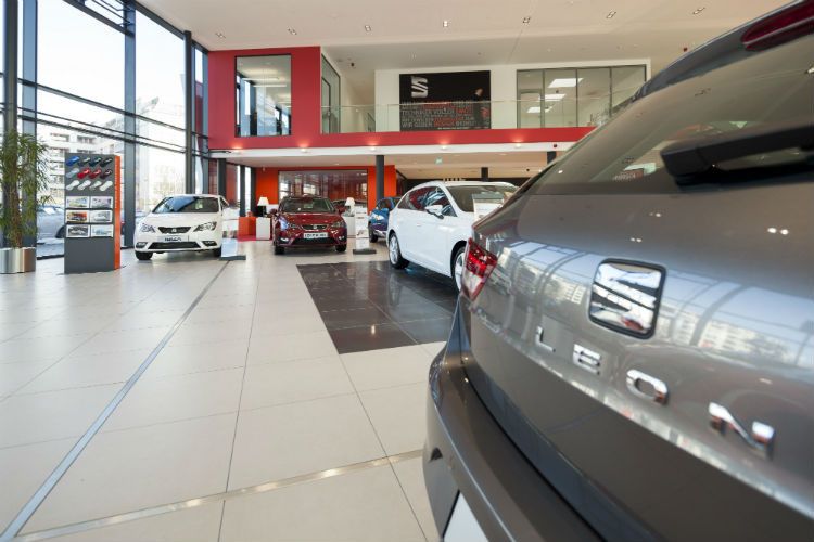 Moderne LED-Technik setzt die Fahrzeuge gekonnt in Szene. (Foto: Seat Deutschland)