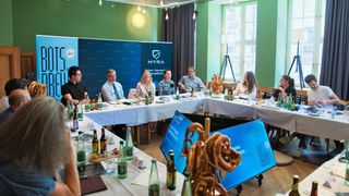 Bei dem Medienstammtisch Bots & Brews stellte Myra Security die Studie „State of Digital Sovereignty“ vor. (Bild: Nicolas Armer/Arctic Narratives)