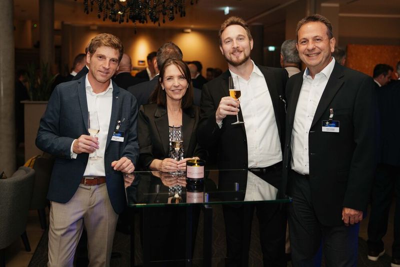(V. l.) Stefan Hauser, Rittal, Brigitte Bonasera von den Vogel IT-Medien, Franz Braun und Armin Leinfelder von baramundi software.  (Bild: Manuel Emme Fotografie)