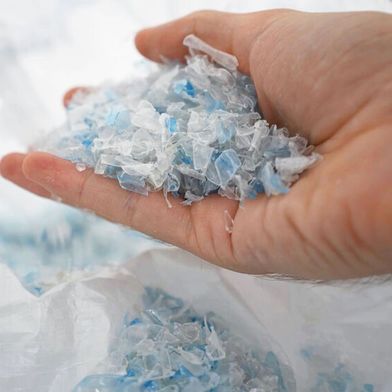 Die auf der Herbold-Waschanlage produzierten rPET-Flakes zeichnen sich durch konstante Qualität und hohe Reinheit aus und erfüllen die Anforderungen hochwertiger Anwendungen. (Bild: Herbold Meckesheim, Germany)