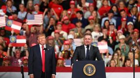 Szenen wie diese lassen bei Linken, Grünen und im VW-Konzern die Wut hochkochen. Denn der Audi-Chef Gernot Döllner (links) sprach öffentlich neben dem US-Präsidenten Donald Trump. Es geht um ein geplantes Audi-Werk in den USA. Döllner habe sich für den Wahlkampf instrumentalisieren lassen ... (Bild: Reuters / E. Su)