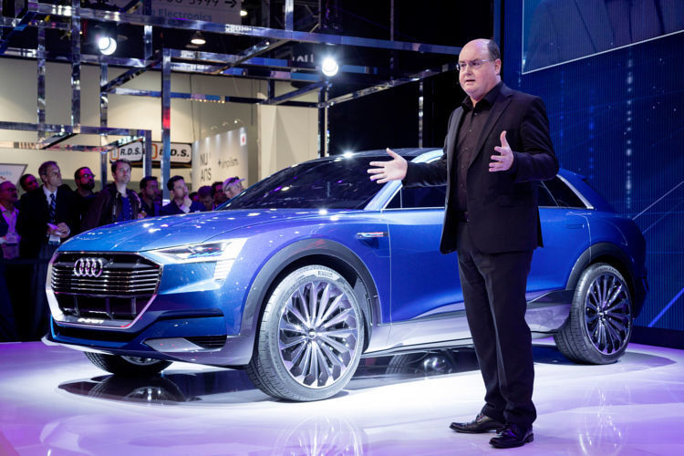 Ricky Hudi, Chef der Elektronikentwicklung bei Audi, prophezeit auf der CES: 