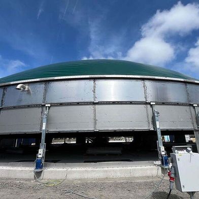 Die Anlage am Firmensitz in Monasterevin, Kildare, im Westen der gleichnamigen Grafschaft, geht Mitte 2026 nach 11 Monaten Gesamtbauzeit in Betrieb. (Bild: Weltec Biopower GmbH)