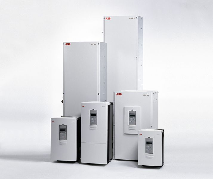 1995: Ein Jahr nachdem DTC vorgestellt wurde kam mit dem Industrial Drive ACS600 der erste Frequenzumrichter mit DTC auf den Markt. (Bild: ABB)