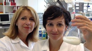 Erika Jensen-Jarolim und Franziska Roth-Walter sind der Entschlüsselung der allergischen Reaktion auf der Spur. (Bild: Erika Jensen-Jarolim/Vetmeduni Vienna)