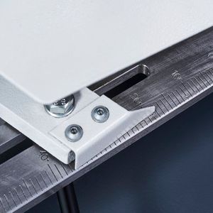 Je nach Materialgeometrie und -dimensionen können mit der neu entwickelten Kastomicut AE 4.6 einseitige Sägeschnitte bis 60 Grad ausgeführt werden.