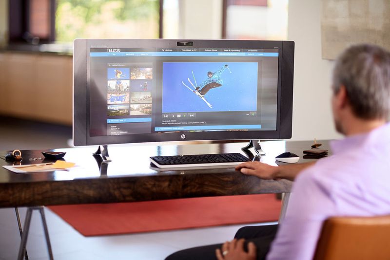 Der etwas andere All-in-One-Rechner: HP nutzt für den Envy Curved All-in-One ein gekrümmtes 34-Zoll-Display mit WQHD+-Auflösung. (Bild: HP)