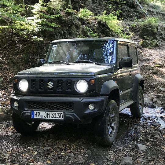 EIne aktuelle Betrugsmasche dreht sich unter anderem um den Suzuki Jimny.(Bild:  Seyerlein/»kfz-betrieb«)