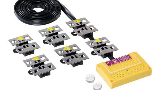 Anders als andere Marderabwehrsysteme arbeitet das von Stop&Go mit eigener Stromversorgung und belastet so nicht die Fahrzeugbatterie.(Bild:  Stop&Go)