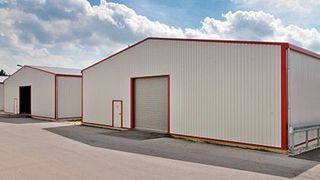 Für einen Logistik-Dienstleister baute Haltec sieben Lagerhallen mit mehr als 12300 m² Lagerfläche. (Archiv: Vogel Business Media)