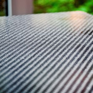 Die Volvo Car Group hat Leichtbau-Energiespeicherkomponenten aus Kohlefasermaterial entwickelt, das als Verbundwerkstoff im Automobilbau eingesetzt werden soll.