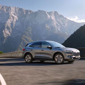 Aus dem eher unscheinbaren SUV hat Ford einen Hingucker gemacht, der von schräg-vorne sogar ein bisschen nach Porsche aussieht.(Bild:  Ford)