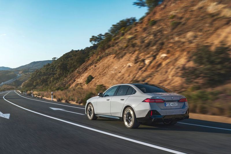 Der cw-Wert für den i5 e-Drive 40 liegt bei 0,23. (Bild: BMW)