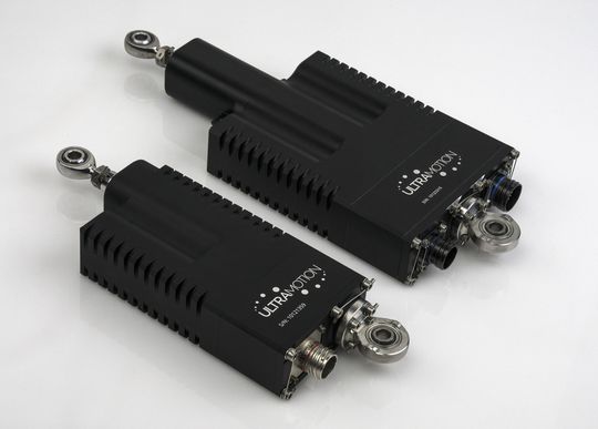 Die L-Serie bietet hochpräzise lineare Positionierung mit maximaler Regelsteifigkeit und optionaler Systemredundanz und eignet sich für sicherheitskritische, präzise Linearbewegung etwa in der Flugsteuerung.(Bild:  Ultra Motion)