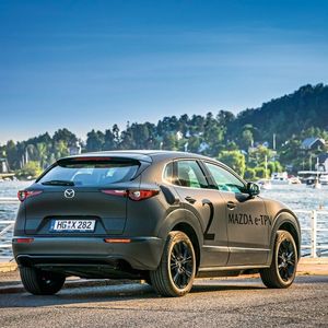 (Mazda)