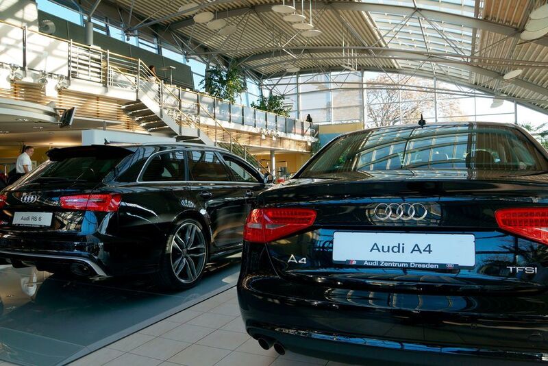 Die Modelle des Ingolstädter Herstellers kommen gut zur Geltung. (Audi-Zentrum Dresden)