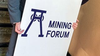 Prof. Dr.-Ing. Elisabeth Clausen, Leiterin des Institute for Advanced Mining Technologies der RWTH Aachen und Jens-Peter Lux, Geschäftsführer DMT Group. (Bild: DMT Group)