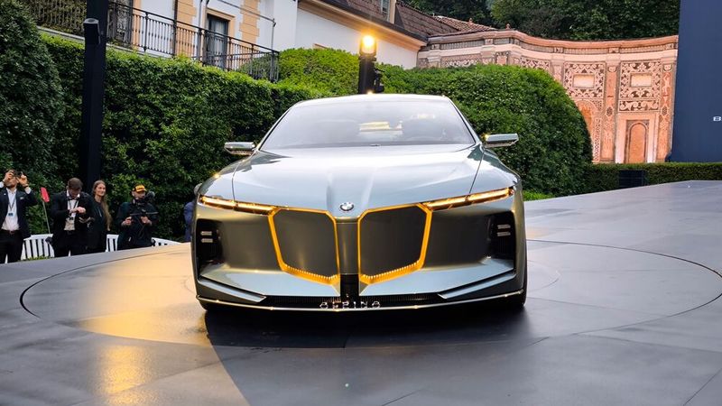 Die hinterleuchtete BMW-Niere ist jedenfalls ein Blickfang. (Bild: SP-X/Mario Hommen)