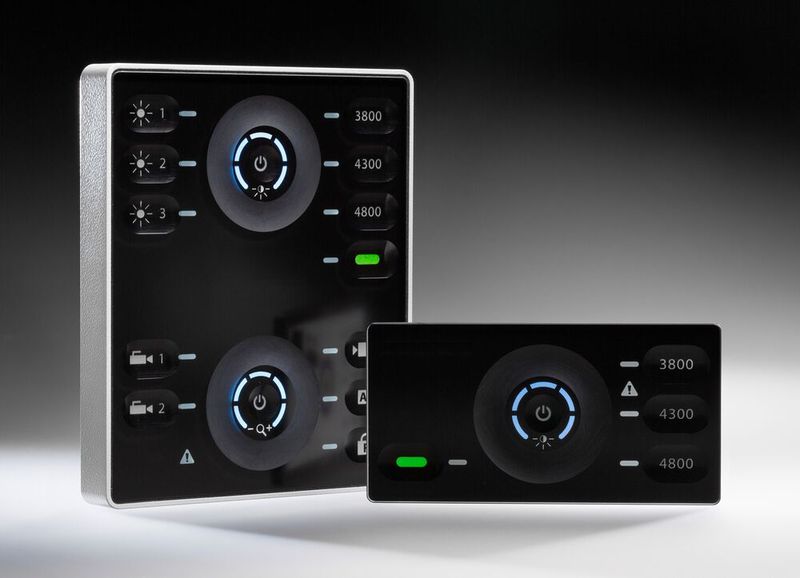 Eindeutige Symbole, Statusanzeigen in den Encodern sowie Rückmelde-Leuchten informieren die Benutzer über den aktuellen Gerätezustand. Ein Display ist bei diesen HMIs nicht erforderlich.  (Bild: Irlbacher)