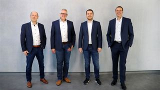 Die Geschäftsführung der b-plus Gruppe: Michael Sieg, b-plus GmbH, Alexander Noack, b-plus technologies GmbH, Marius Reuther, b-plus automotive GmbH und Harald Bügel, b-plus mobile control GmbH (vlnr.) (Bild: b-plus)
