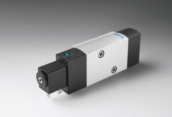 Red Dot Award 2015 - Prozessventil VSNC von Festo: In der Prozessautomation gelten andere Anforderungen an die Komponenten als in der Fabrikautomation. Um diese Prozesse präzise steuern zu können, werden Prozessventile eingesetzt. Zum Einsatz kommt das VSNC hauptsächlich bei der Wasseraufbereitung sowie in der chemischen und petrochemischen Produktion. Dort übernimmt es das kontrollierte Mischen oder Fermentieren von Gasen, Flüssigkeiten oder Schüttgütern. (Bild: Red Dot)