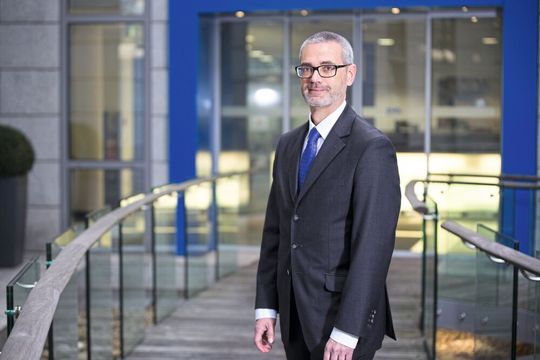 Hans-Peter Bursig ist Geschäftsführer des Fachverbands „Elektromedizinische Technik“ im ZVEI – Zentralverband der Elektrotechnik- und Elektronikindustrie e.V. Hans-Peter Bursig ist Geschäftsführer des Fachverbands „Elektromedizinische Technik“ im ZVEI – Zentralverband der Elektrotechnik- und Elektronikindustrie e.V.