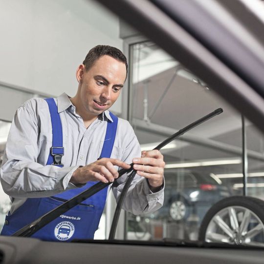 Wischerblätter dürfen weiterhin verkauft und auch angebracht werden.(Bild:  ProMotor/Volz)