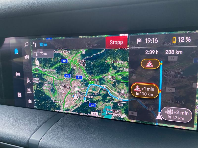 Weil die Ladegeschwindigkeit mit zunehmenden Akku-Ladestand sinkt, haben wir entschieden, mehrere kurze Ladestopps einzulegen. (Bild: Benjamin Bessinger/SP-X)