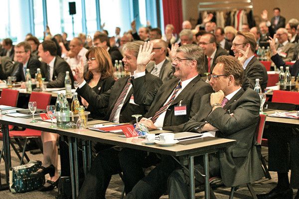 Die Diskussion und Interaktion zwischen Referenten und Publikum standen beim Kongress im Mittelpunkt. (Foto: BearingPoint)