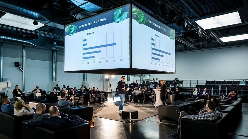 Eindrücke vom Deutschen Remarketing Kongress: Tedme wird verwendet, damit die Zuschauer voten können. (Stefan Bausewein)
