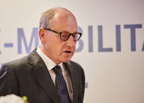 Dr. Andreas Wendt: „Dingolfing hat große Erfahrung und Kompetenz beim Anlauf komplexer Produkte und ist damit der ideale Standort für die Produktion des BMW iNEXT.“ (BMW)