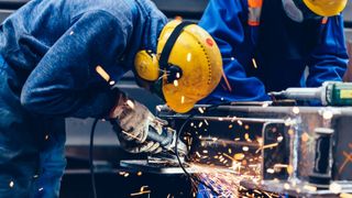 Aktuell sind 12.000 Stellen in der Elektro- und Digitalindustrie als offen gemeldet.  (Bild: Photocreo Bednarek - stock.adobe.com)