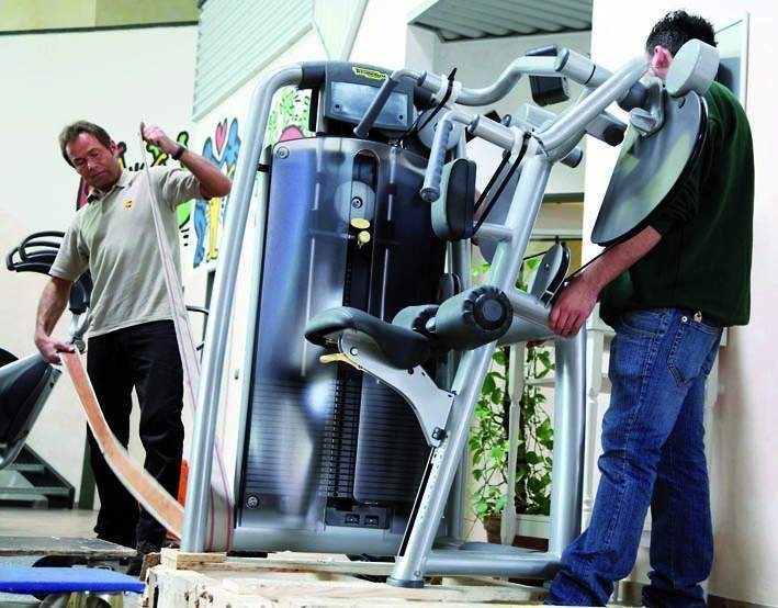 Ein wichtiger Teil der Dienstleistungen von UPS für Technogym ist die Komplettinstallation inklusive Funktionstest der Fitnessgeräte beim Kunden.Bilder: UPS SCS (Archiv: Vogel Business Media)