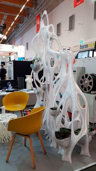 Der BigRep One hat dieses Kunstwerk aus PETG in 28 Tagen im FDM-Verfahren hergestellt. Es wiegt 45,4 Kilogramm. (Bild: D.Quitter/VCG)