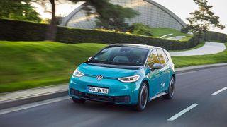 Noch wären E-Kompaktautos ohne Kaufförderung nicht konkurrenzfähig, was den Preis angeht. (Bild: VW)