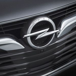 Ein kurzer Streifzug durch die Opel-Markenemblem-Historie, 2017.(Bild:  Opel)