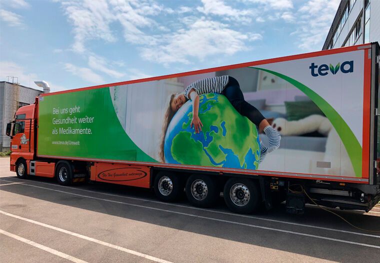 Nummer 2: Mit 33,5 von insgesamt 40 Punkten landet Teva auf Platz 2. Auf der Teva-Karriereseie finden Interessierte alles, was sie vor einer Bewerbung wissen müssen, so der Report. Positiv wird auch die authentische Bildsprache und die kurzen, aber interessanten Textabschnitte gewertet. Zudem überzeugt das  breitgefächerte Angebot an Benefits, das das Pharmaunternehmen anhand von Mitarbeiterzitaten belegbar darstellt.  (Bild: Teva)