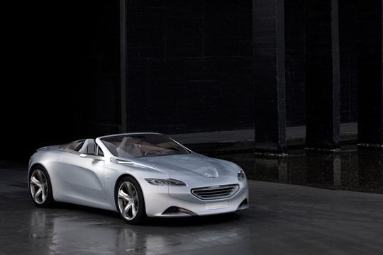 Mit der Roadster-Studie SR1, die im März auf dem Genfer Salon stehen wird, will Peugeot einen Ausblick auf das künftige Fahrzeugdesign geben. (Archiv: Vogel Business Media)