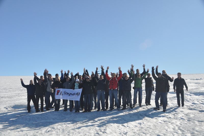 Gruppenfoto auf dem Gletscher (Archiv: Vogel Business Media)
