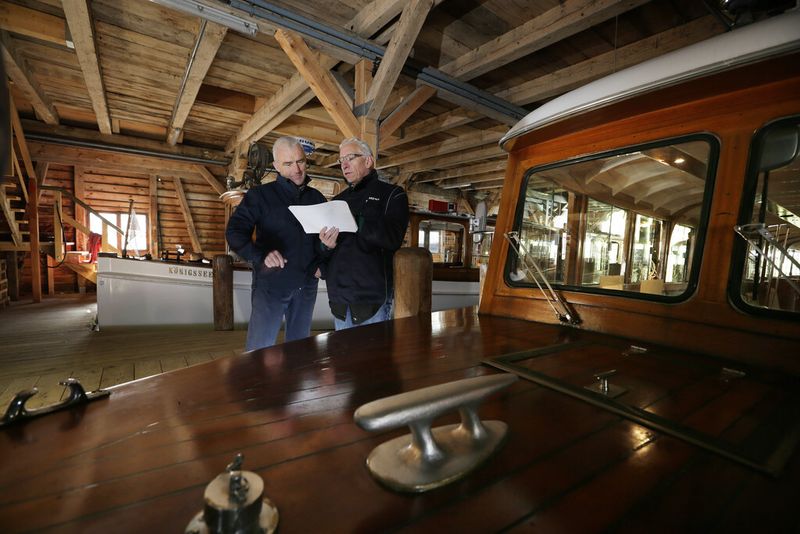 Ein Bauplan für den Motor des Königsseebootes existiert nicht mehr, deshalb muss einer der alten Elektromotoren zur Demontage in das Repair Center nach St. Ingbert. Wenn neue Pläne angefertigt sind, kann der neue alte Motor innerhalb von acht Monaten gebaut und rechtzeitig zur Hauptsaison ausgeliefert werden. (Bild: Siemens AG/ Pictures of the Future)