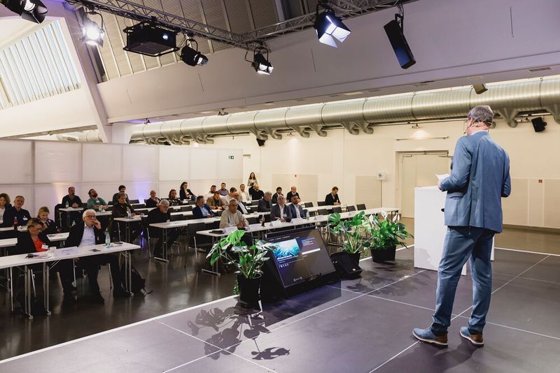 Perspektivenwechsel - so sieht es also aus Referentensicht aus. (Bild: Stefan Bausewein)