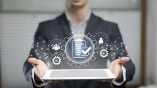 standard-quality-control-collage-concept-6048x3404 (Bild: freepik)