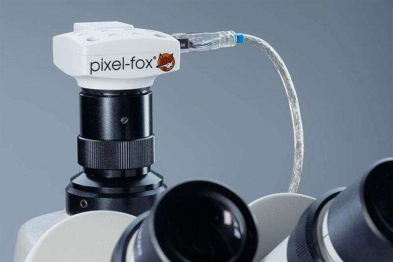Abb. 3: Pixel-fox-Kamera auf einem Mikroskop adaptiert.  (Bild: dhs Dietermann & Heuser Solution)