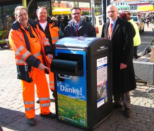 In Hanau wurden zwei der Solarzellen-betriebenen Müllcontainer aufgestellt(Foto:  Hoppesack)