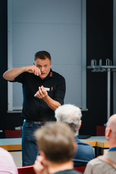 Parellel zur Ausstellung,hatten die Teilnehmer in den Fachbvorträgen und der Live-Zone die Möglichkeit ihr fachliches Know-how auf ein nächstes Level zu bringen und aufzufrischen. (Tino Boecher)