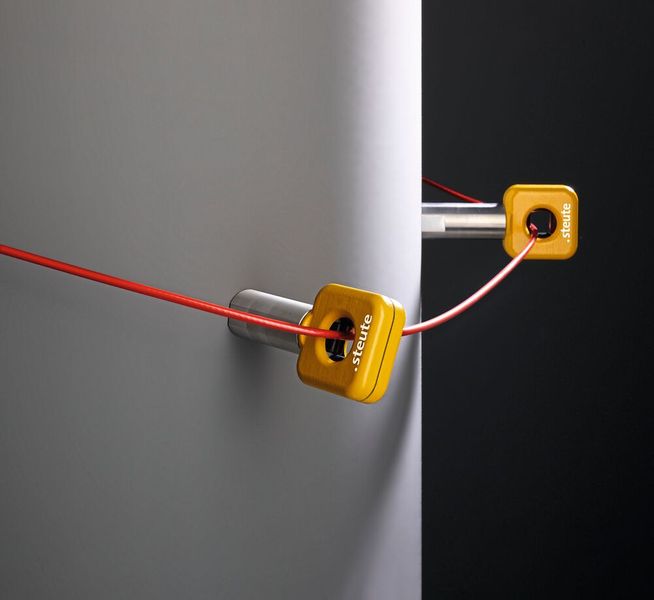 Mit den Umlenkrollen Multiflex 4R werden Seilzug-Notschalter kurvengängig. (Bild: Steute Technologies)